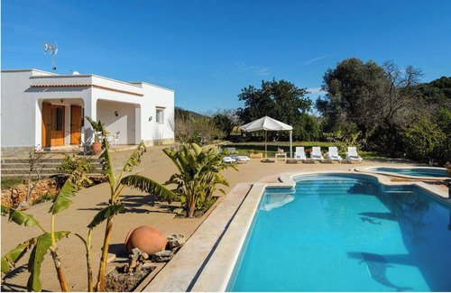 Sant Carles de Peralta Villa | Agroturismo rural Can Prats ¡La abundancia de la naturaleza nutre el alma!