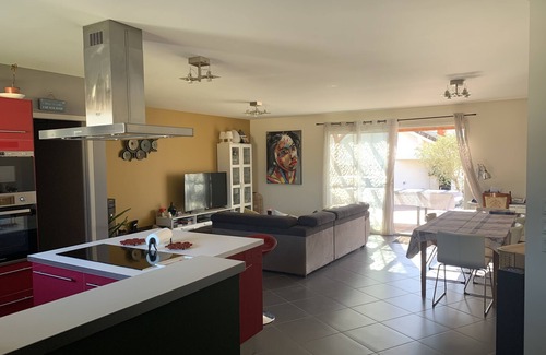 Saint-Andre-de-Cubzac Maison | Villa Cabarieu classified tourist office with swimming pool.