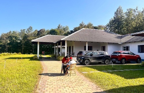 Alur Lit Et Petit-Déjeuner | Villa Cabins with Cozy bed & breakfast in charming Sakleshpur