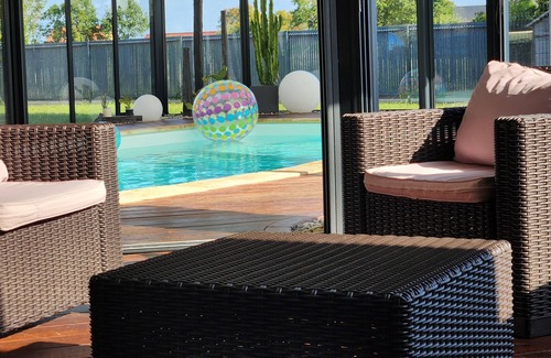 Dollon Maison | Villa Calme Avec Piscine Couverte