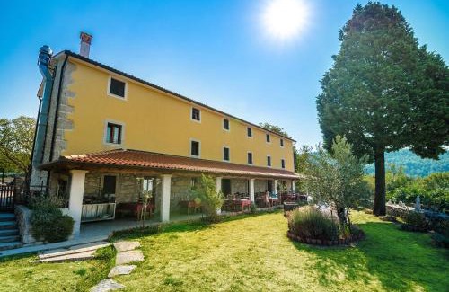 Ripenda Kras Hôtel | Villa Calussovo