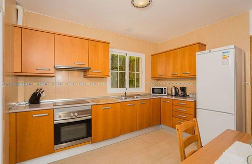 Puig de Ros Villa | CAN CALDERO- Chalet pour 8 personnes à Puig de Ros avec terrasse et piscine privée. 4 chambres, barbecue - 99034- - Wi-Fi gratuit