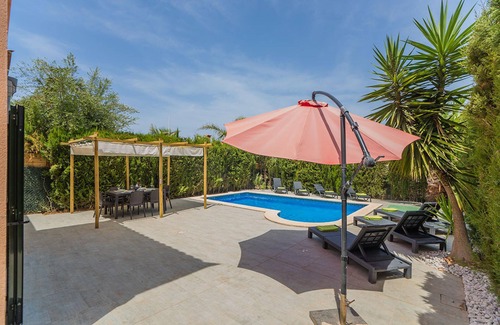 Puig de Ros Villa | CAN CALDERO- Chalet pour 8 personnes à Puig de Ros avec terrasse et piscine privée. 4 chambres, barbecue - 99034- - Wi-Fi gratuit