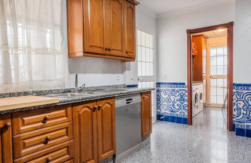 Bormujos Villa | Villa 'Candeleria Sol y Piscina' avec piscine privée, Wi-Fi et climatisation