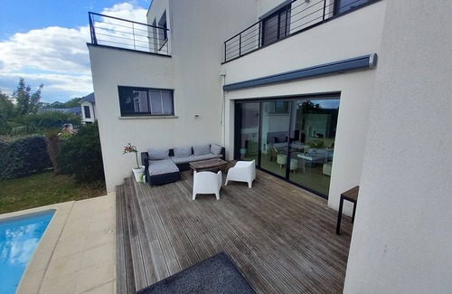 Buros Maison | VILLA FACE AUX PYRENEES ENTRE MER ET OCEAN