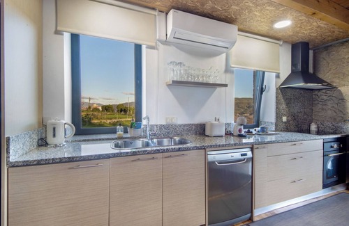 Pessegueiro do Vouga Villa | Villa 'Casa De Campo Com Vista A Montanha' avec vue sur montagne et climatisation