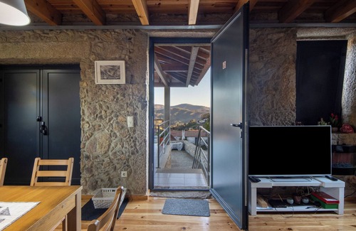 Pessegueiro do Vouga Villa | Villa 'Casa De Campo Com Vista A Montanha' avec vue sur montagne et climatisation