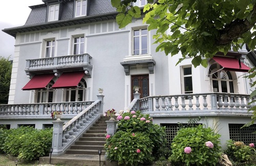 Bagneres-de-Luchon Villa | CastelMT Villa location Luchon familiale vacances Montagne Pyrénées Thermal