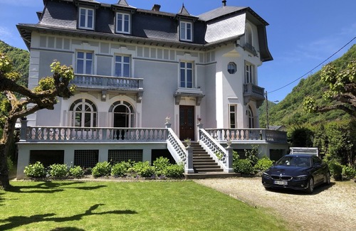 Bagneres-de-Luchon Villa | CastelMT Villa location Luchon familiale vacances Montagne Pyrénées Thermal