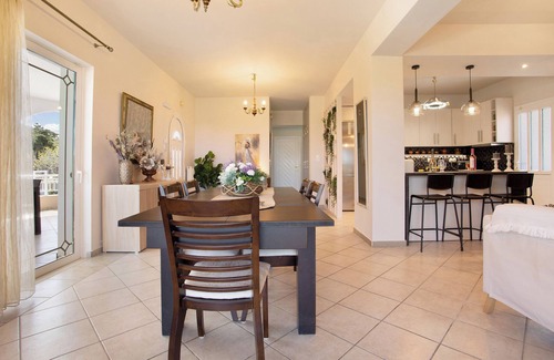 Alikanas Villa | Villa "Chrysoula" avec vue sur les montagnes, piscine privée et Wi-Fi