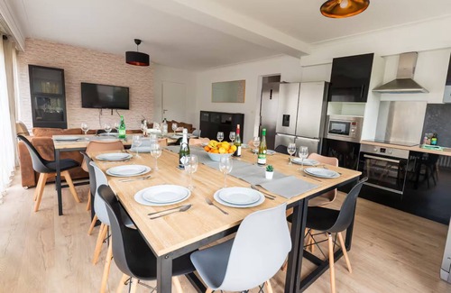 Cholet Villa | Villa City Garden - 15 pers Groupe-Jardin & BBQ