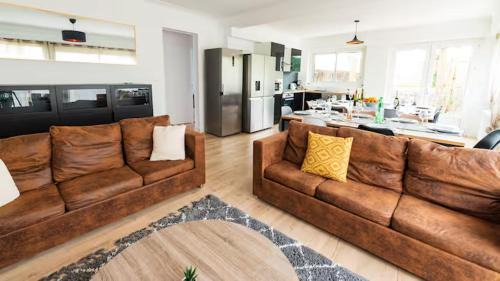 Cholet Maison | VILLA CITY GARDEN - Maison Spacieuse et Jardin - Proche Centre ville