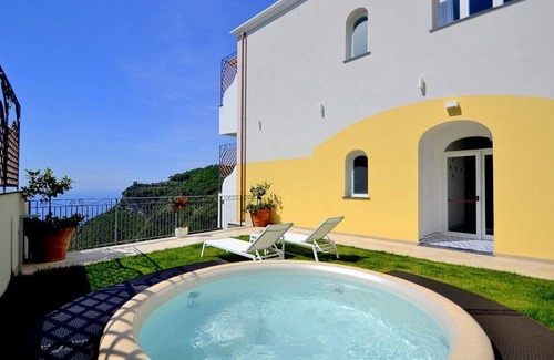 Pontone Maison | Villa Clarice C: Un studio lumineux et ensoleillé dans un endroit calme.