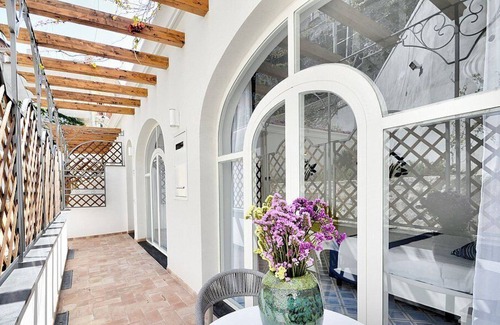 Pontone Maison | Villa Clarice E: Un studio élégant et moderne dans un endroit calme.