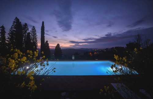 Chiocchio Villa | Villa Claro Chianti "il Girasole" portion of villa with panoramic pool.