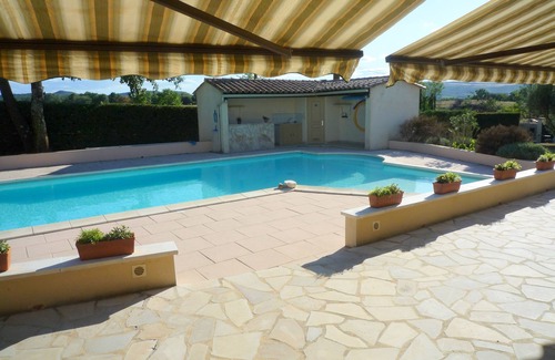 Pont-Saint-Esprit Villa | Villa Climatisée Avec Piscine Pour 8 Personnes à 5 minutes de l'Ardèche