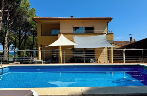 Pals Maison | Villa close to the beach. Capacity 12 people.Platja de Pals.