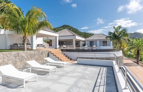 Barriere des Quatres Vents Villa | Villa Coco | Beach View - Located in Beautiful Lorient Beach with Private Pool