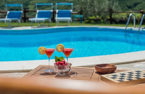 Acqualagna Villa | Villa Colombaia 10 - Trois Chambres Villa, Couchages 10