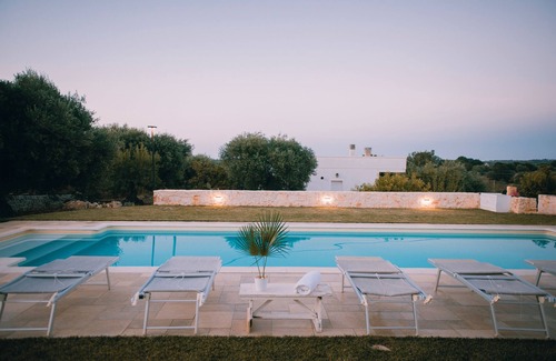 Gorgofreddo Villa | Villa confortable avec jardin et parking privé dans la verdure près de Monopoli