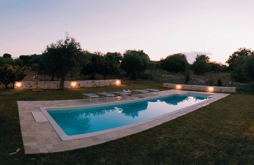 Gorgofreddo Villa | Villa confortable avec jardin et parking privé dans la verdure près de Monopoli