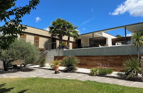 Langlade Villa | Villa Contemporaine de 250 m2 avec piscine à débordement - Adult only