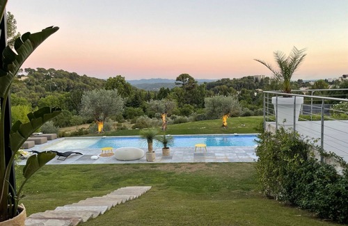 Nord Villa | Villa contemporaine à Aix-en-Provence avec vue et piscine XXL
