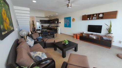 San Benito Maison | Villa Cos beachfront house