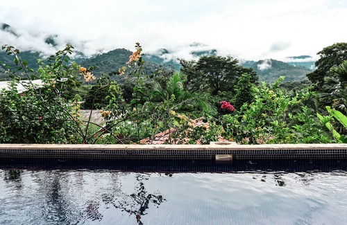 Ojochal Villa | VIlla costa pura vida (agalla)