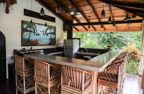 Ojochal Villa | VIlla costa pura vida (agalla)