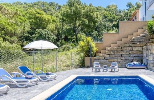 Blanes Villa | Villa "Costacabana - Fransisca" avec vue sur les montagnes, piscine privée et Wi-Fi