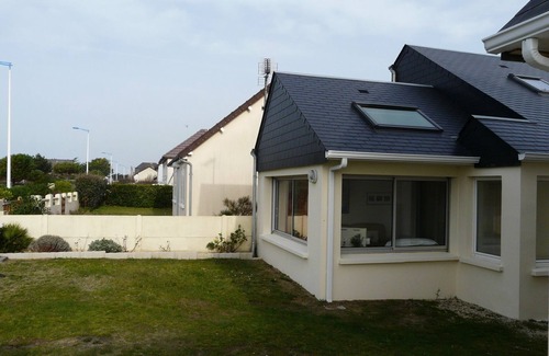 Saint-Martin de Brehal Maison | Villa Coudeville/plage (St-Martin-de-Bréhal), 2 chambres, à 30 m. de la plage