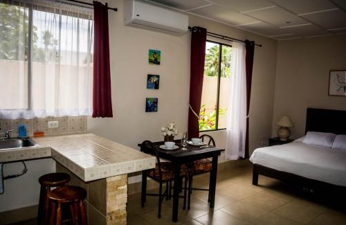 Barrio Ricos y Famosos Hôtel | Villa Creole