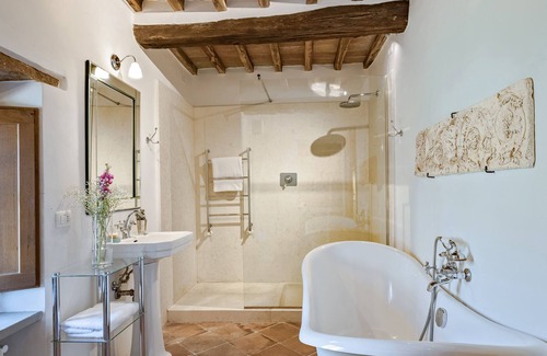 Monterchi Villa | Villa Cretole by Fantasia Villas