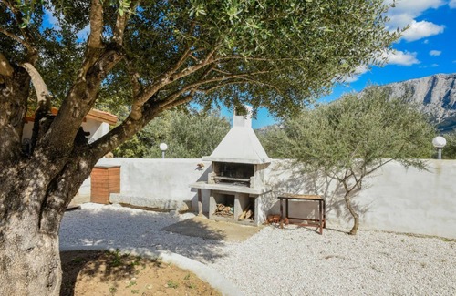 Oliena Villa | Villa Cusidore avec A/C et vue sur la montagne