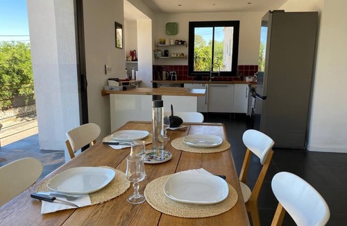 Montredon Maison | Villa d'architecte, 3min de la plage, adossée au Parc des Calanques