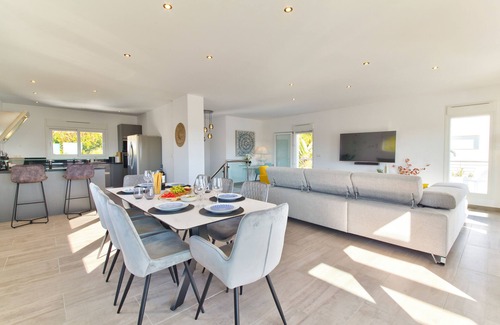 Moraira Town Centre Villa | Villa Dakar - 5 star luxury for 8 guests