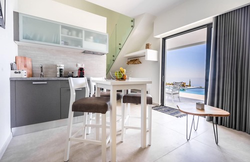 Koutsounari Appartement | Villa Daniela Apartments with pool and seaview