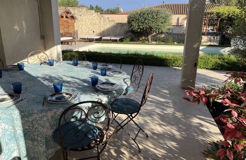 Paulhan Villa | Maison de charme avec piscine à 30 min en voiture de la mer et 15 min du lac
