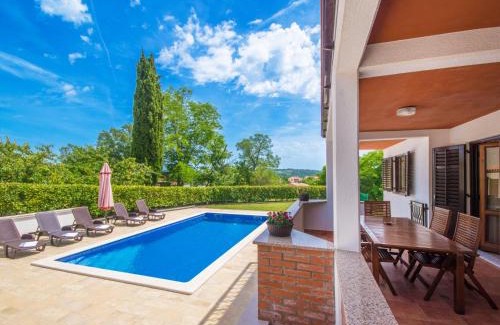 Vinez Maison | Villa Dean, a charming and pet-friendly Villa close to the beach