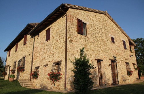 Perugia Villa | "Villa dei Cavalli" Luxe à la campagne avec magnifique piscine Sw à Pérouse