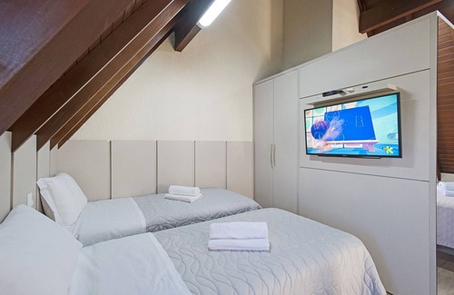 Centro Appartement | VILLA DEL FIORE: COUVERTURE 3D (2 SUITES), 2 VGS, WIFI, PROX. CENTRE (PISCINE)