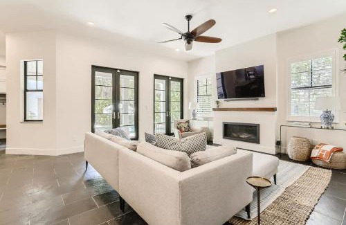 Flamingo Parks Maison | Villa del Flamingo - Modern Living & Poolside Escape in Flamingo Park
