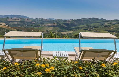 Montalto delle Marche Villa | Villa delle Rose avec piscine dans les collines de Piceno, à 20 minutes des plages de Cupra Marittima