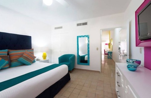 North Hotel Zone Hôtel | Villa del Palmar Beach Resort and Spa, Puerto Vallarta One Bedroom Suite