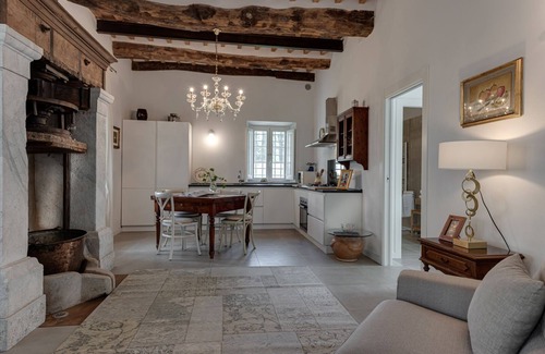 Santa Maria del Giudice Maison | Villa Del Papa