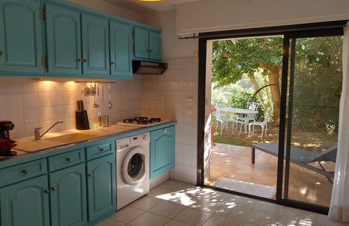 Bormes-Les-Mimosas Appartement | Bel appartement climatisé avec piscine et parking privé