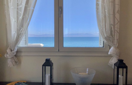 Egira Villa | Villa Dolphin. Villa de luxe sur la plage