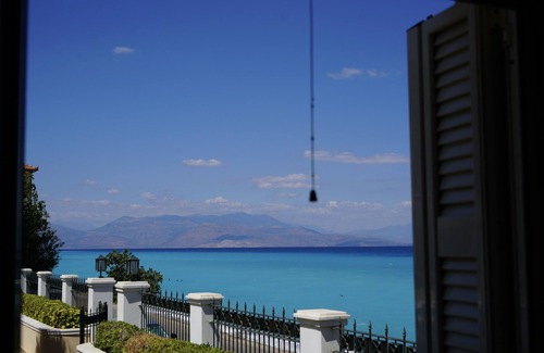 Egira Villa | Villa Dolphin. Villa de luxe sur la plage