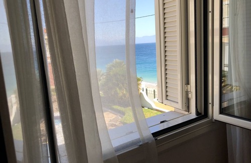 Egira Villa | Villa Dolphin. Villa de luxe sur la plage